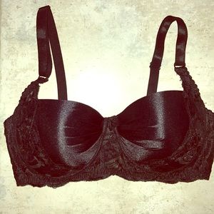 🌹Corset style black bra with lace detail. NEW 🖤